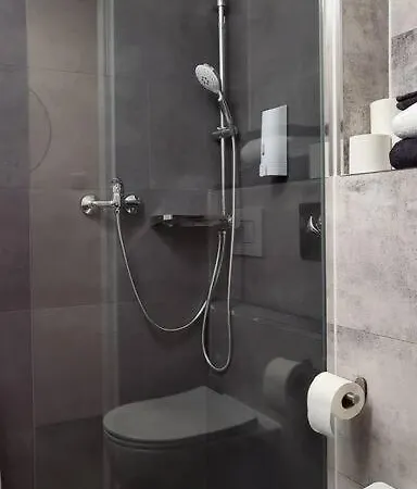 Schoene Aussicht Zwischen Ffm, Ruesselsheim, Wi Und Mz Apartment *