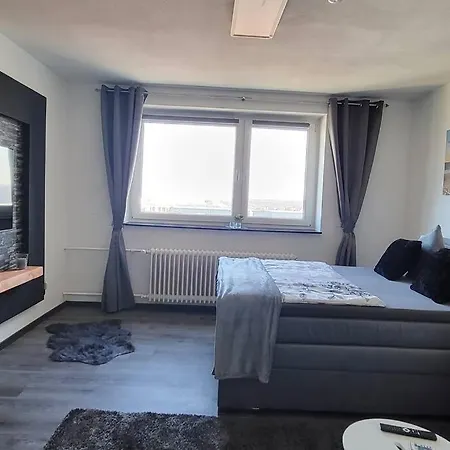 Apartment Schoene Aussicht Zwischen Ffm, Ruesselsheim, Wi Und Mz *